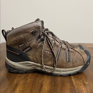 KEEN Utility Men's Size 9EE Flint 2 Soft Toe Waterproof Non Slip Work Boots